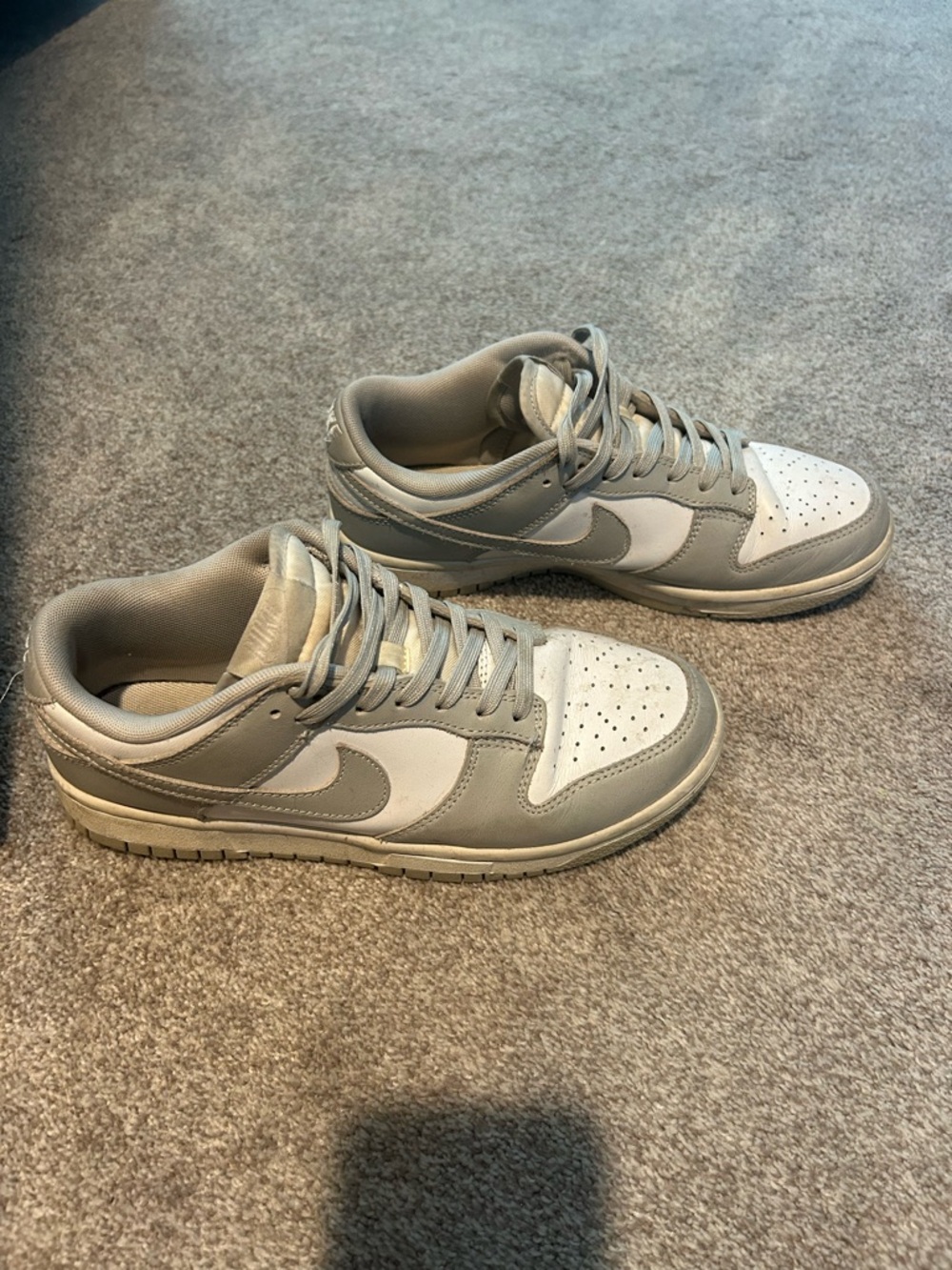 Nike Low-Top Sneakers in Grey and White